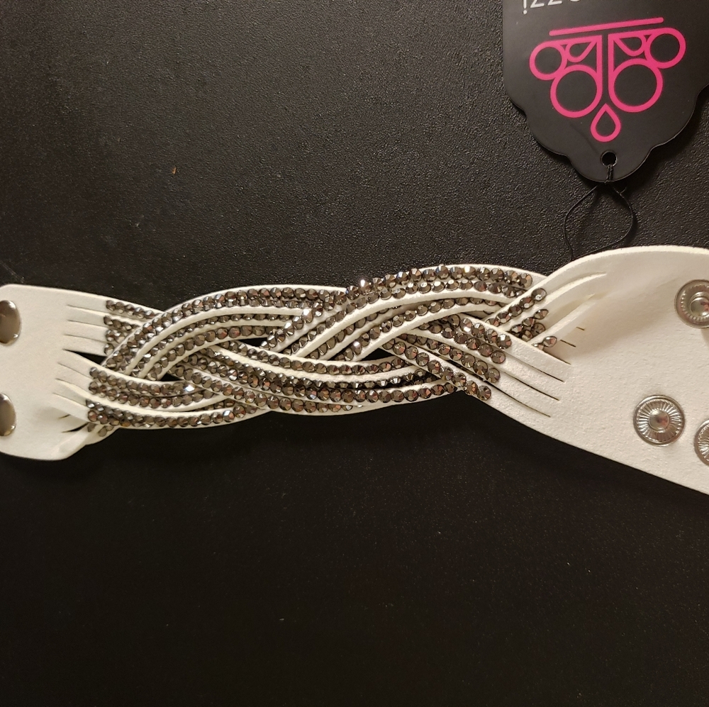 Paparazzi wrap bracelet